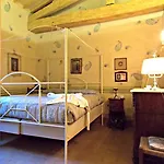 Salaiole Vila *