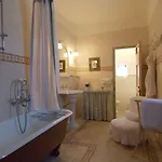 Salaiole Vila *