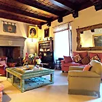 Salaiole Vila *